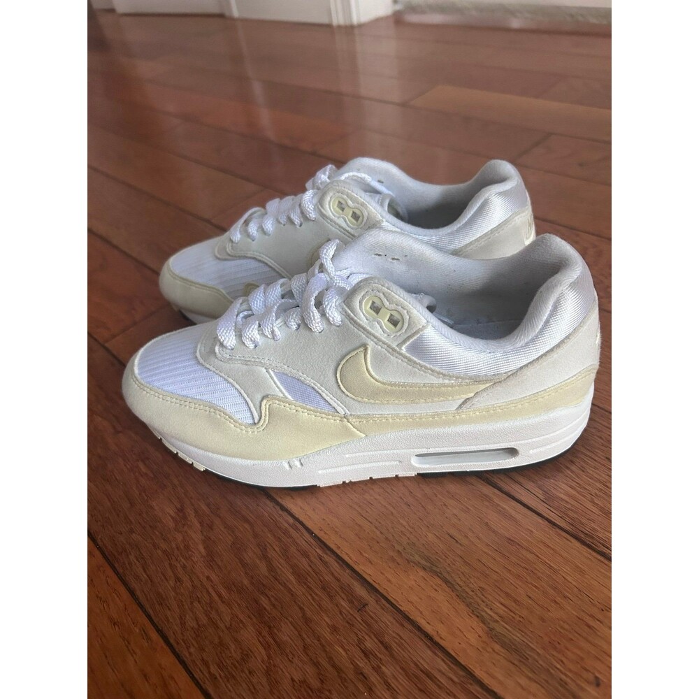 EUC Nike Air Max 1 White Alabaster Cream Suede Sneakers Women's Size 6.5